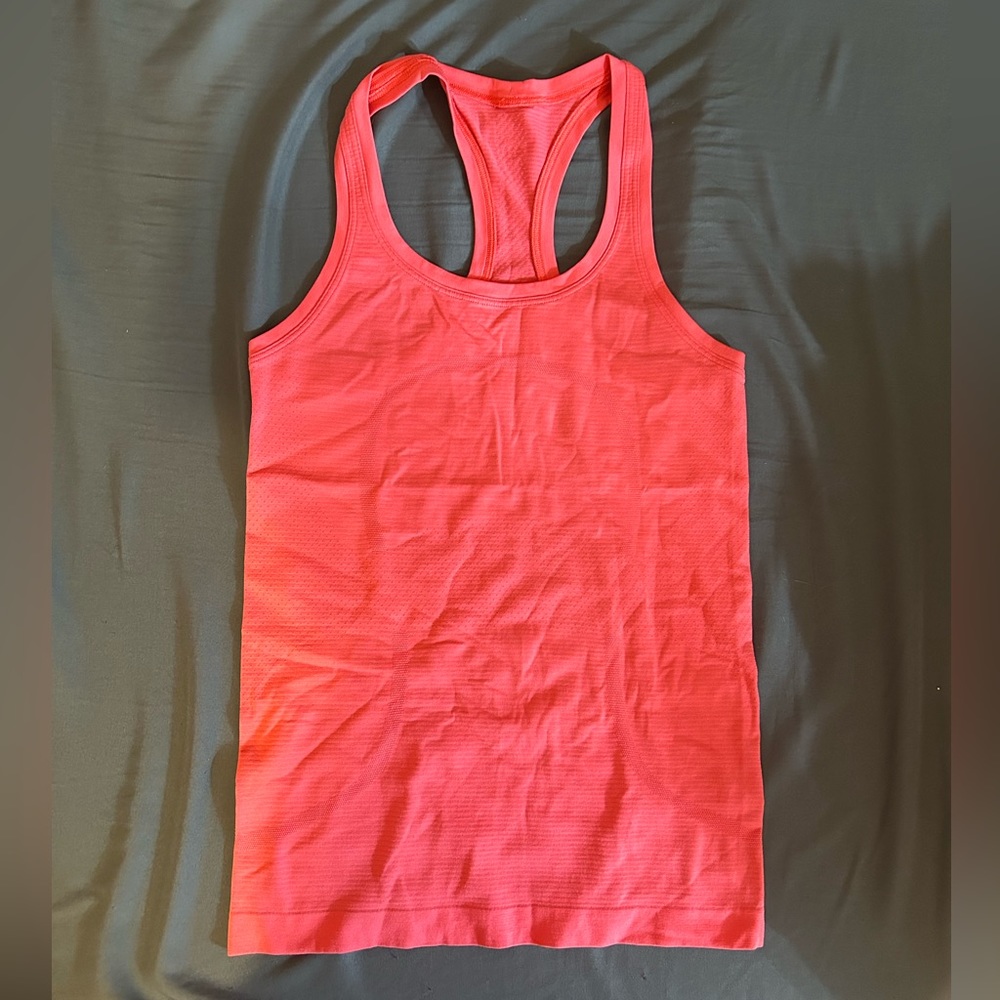 Lululemon swiftly tech tank lipgloss size 4